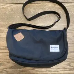 Champion メッセンジャーバッグ 黒