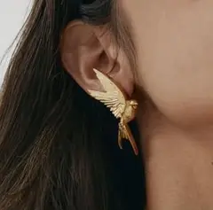 Bird motif pierce gold