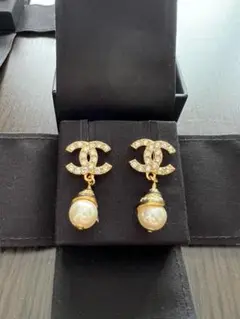 シャネル 高級ピアス