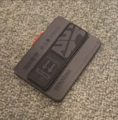 SKINARMAスパンク マグネット式カードホルダー グリップスタンド付き