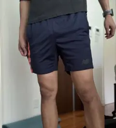 New Balance ネイビー ショートパンツ　Mサイズ　美品