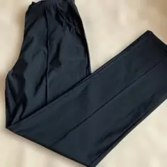 ブラック プリーツ入り スラックス