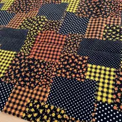 オレンジと黒のチェック柄生地 パッチワークで