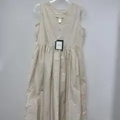 ベージュ ノースリーブ ロングワンピース Mサイズ　フレア　新品　タグつき