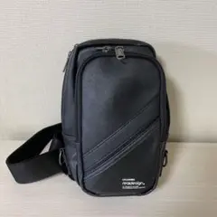 Real Design メンズ　斜めがけバッグ　ボディーバッグ　ブラック