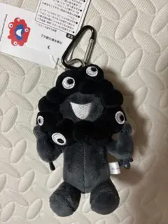 【新品タグ付き】黒ブラックミャクミャク カラビナ付き （座りバージョン）