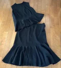 フリル付きブラックセットアップ