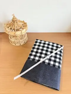 読書好きのブックカバー 単行本 四六判用