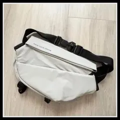 美品 ボディバッグ メッセンジャーバッグ ショルダーバッグ グレー