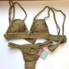 オリーブ色トライアングルビキニ
