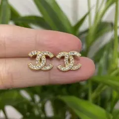 A493 小さめCHANEL ヴィンテージ チャーム ピアス ココマーク