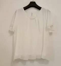 ★5L★新品タグ付き★ベルーナ Alotta アクセ付シフォンタックブラウス 白