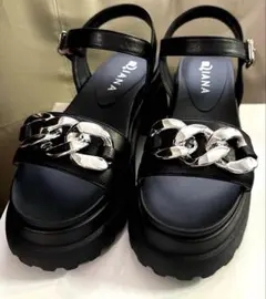 最後の1足‼️新品未使用✨️DIANA✨️チェーンボリュームソールサンダル♡Ｍ