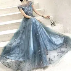 小花柄のデザインが煌びやかで可愛いオフショルイブニングドレス
