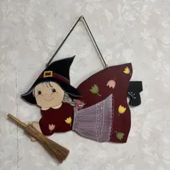 木製魔女の壁掛け飾り