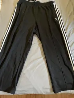 adidas アディダス　バギー　フィット　ファイヤーバード　トラックパンツ　黒