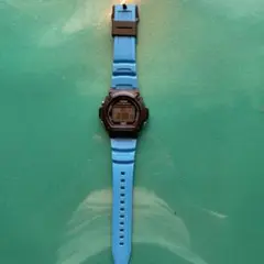 カシオ　デジタル腕時計　水色