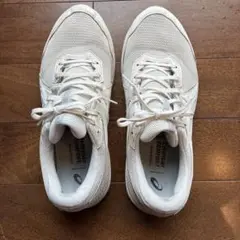 ASICS EVERYDAY COMFORT ホワイトスニーカー