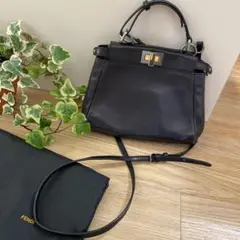 FENDI フェンディ ピーカーブーミニ ブラック ハンドショルダーバッグ