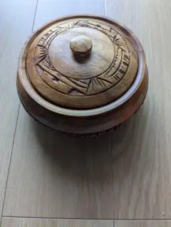 ハワイの木製小物入れ 蓋付き