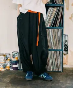 タグ付き】ニコアンド[MODENORMCORE] シャカバルーンポケパンツ黒L