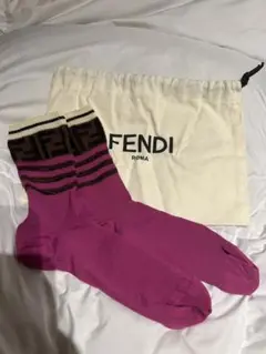新品 FENDI フェンディー マルチカラーコットンソックス 靴下 ロゴ Fendi フェンディレディース向け 靴下 かわいいコットン 靴下