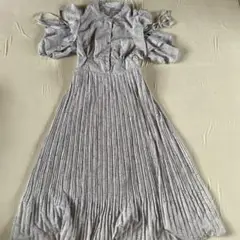 グレー プリーツ 半袖ワンピース