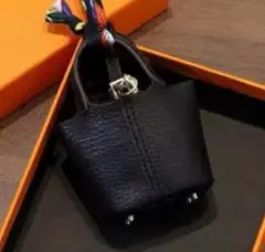 ⚫︎ミニバッグ型　たチャーム　バッグチャーム　小物　イヤホン入れ　ブラック