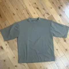 UNIQLO U Tシャツ カーキ