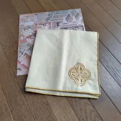 JIM THOMPSON リネン アイボリー刺繍ハンカチ　袋付き