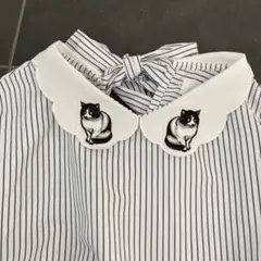 リベットアンドサージ　ねこ刺繍 スカラップ衿 ストライプ ブラウス