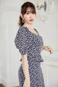 【美品ですが訳あり】Her lip to ネイビー チェリー柄 トップス　正規品