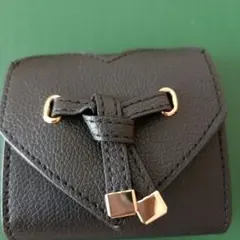 VITS ハート型 ブラックレザー風 三つ折り財布
