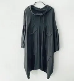 バレンシアガ プルオーバー