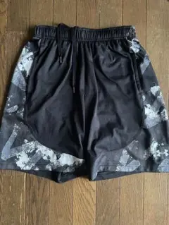 Under Armour Mサイズ ショートパンツ 黒/グレー