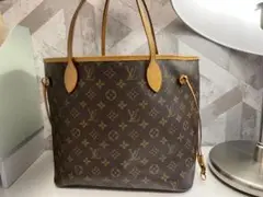 ルイ ヴィトントートバック LV