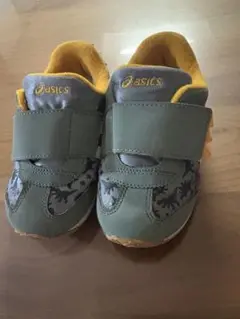asics 恐竜モチーフ スニーカー