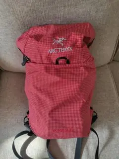 未使用 ARC'TERYX レッドチェックバックパック15L