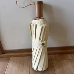折りたたみ傘 クリーム色 花柄カバー付き