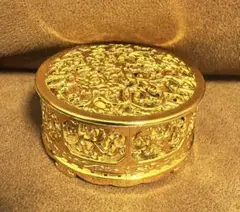金色の装飾的なアクセサリーケース