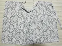 授乳ケープ　ワイヤー入り　収納ケース・ポケット付き　ダマスク柄