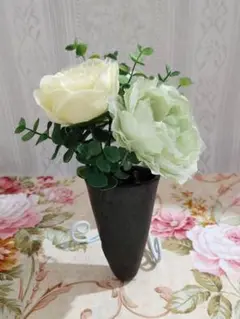 信楽焼 花瓶 円錐形の陶器 花器
