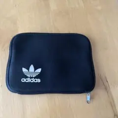 アディダス　ポーチ
