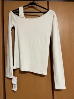 GYDA 肩出しトップス