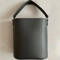 ユニクロ　レザータッチバケットショルダーバッグ