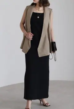 ボンジュールサガン　シアーベスト×パッド付きスクエアネックリブニットOP BK