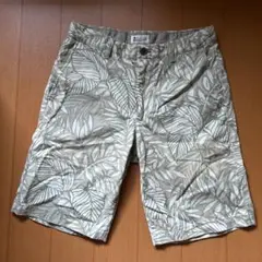 ユニクロIOLANI HAWAIIAN CLASSICS リーフ柄ショートパンツ