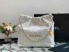 CHANEL ホワイト ショルダーバッグ