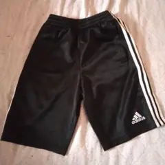 アディダス　レディース　半ズボン　ハーフパンツ　ジャージ　黒