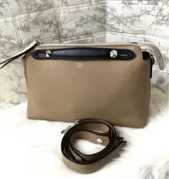 【美品】FENDI バイザウェイ ミディアム ショルダーバッグ ベージュ系